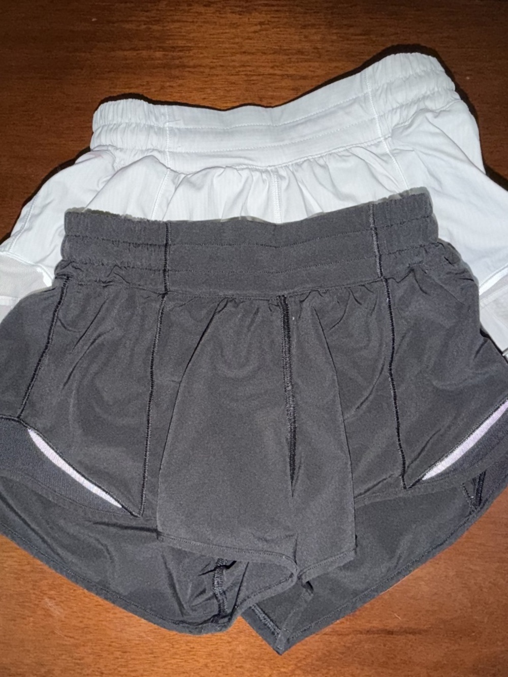 Lululemon Hotty Hot Low Rise Shorts — Size 2 — 2.5" Inseam